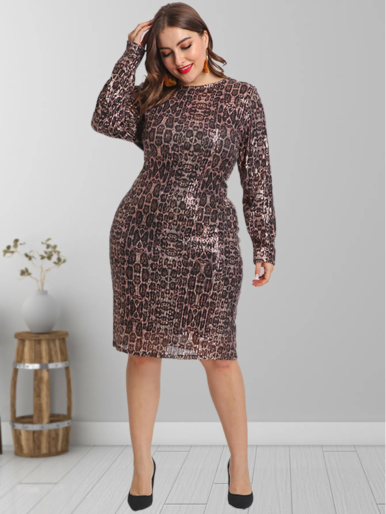 KittenAlarm - Plus Size Sequins Deep V Backless Bodycon Dress