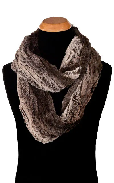 Men's Infinity Scarf - Luxury Faux Fur in Chinchilla Brown